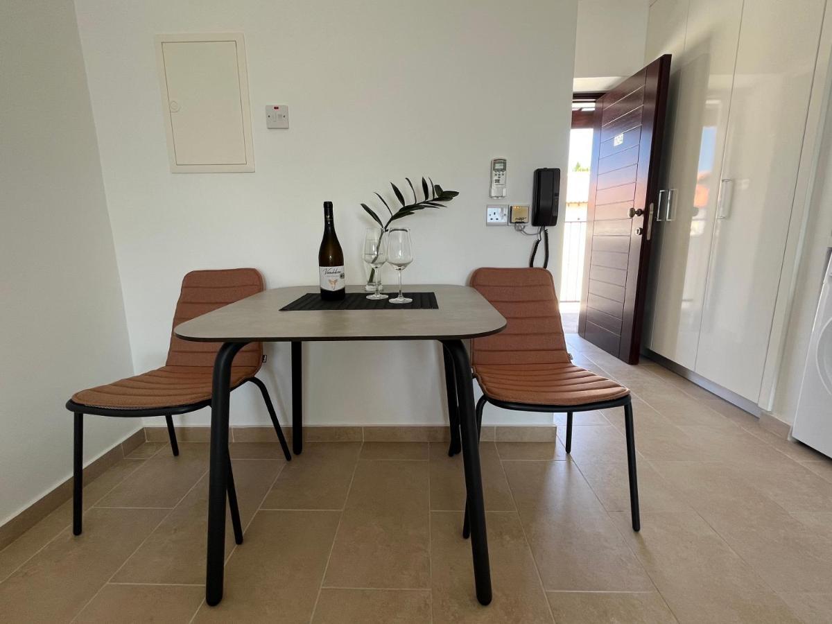 Papho'S Mare Apts Paphos Eksteriør bilde
