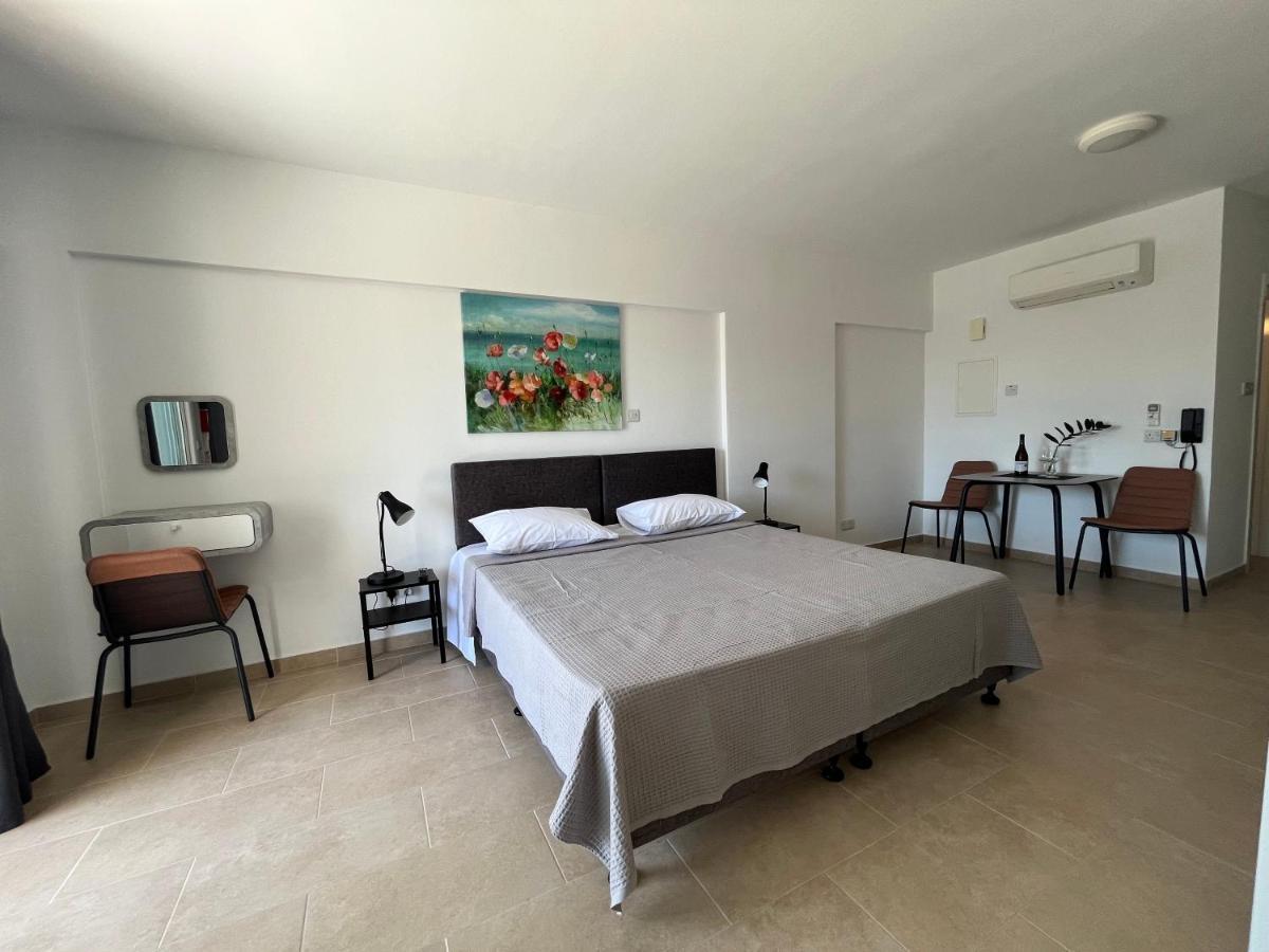 Papho'S Mare Apts Paphos Eksteriør bilde